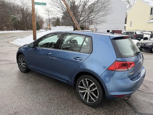 2016 Volkswagen Golf TSI SE 4-Door