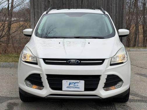 White 2015 Ford Escape SE