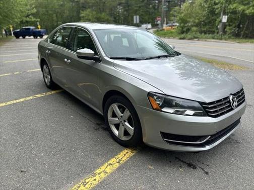 2013 Volkswagen Passat 2.0 TDI SE w/ Sunroof