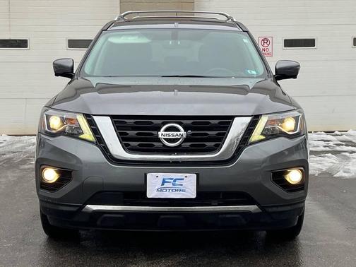 2017 Nissan Pathfinder SL