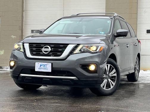 2017 Nissan Pathfinder SL
