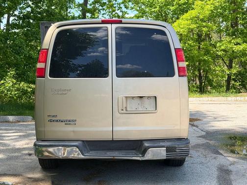 Doeskin Tan 2010 Chevrolet Express 1500 Cargo
