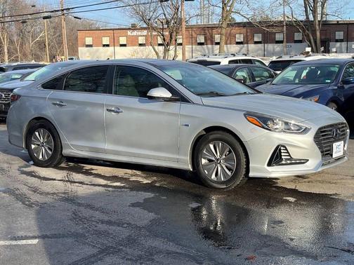 2018 Hyundai SONATA Hybrid Limited