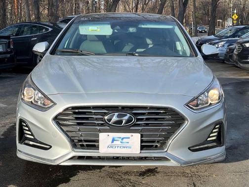 2018 Hyundai SONATA Hybrid Limited