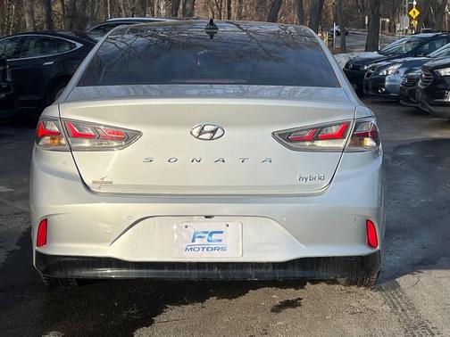 2018 Hyundai SONATA Hybrid Limited