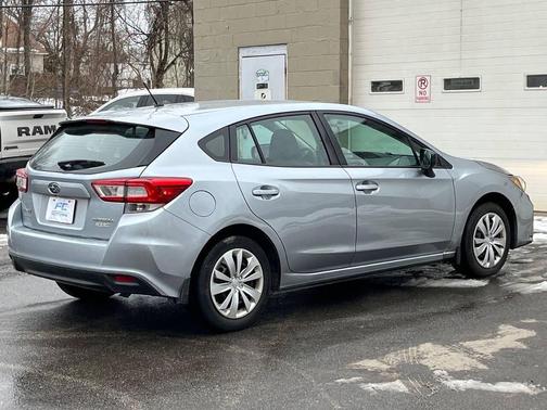 2017 Subaru Impreza 2.0i