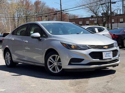 Silver Ice Metallic 2018 Chevrolet Cruze LT