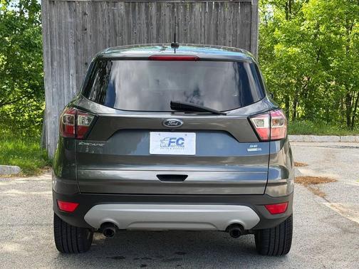Magnetic Metallic 2017 Ford Escape SE
