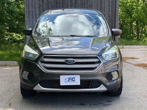 Magnetic Metallic 2017 Ford Escape SE
