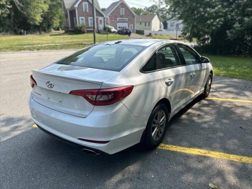 2017 Hyundai SONATA SE