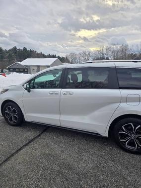 2025 Toyota Sienna Platinum