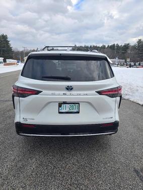 2025 Toyota Sienna Platinum