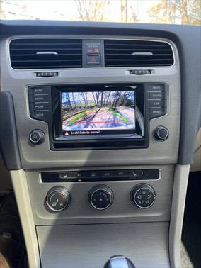 2015 Volkswagen Golf Auto TSI SE