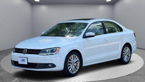 Candy White 2011 Volkswagen Jetta SEL