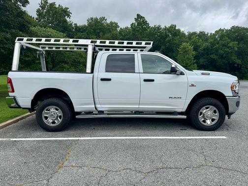 2022 RAM 2500 Tradesman Crew Cab 4x4 6'4' Box