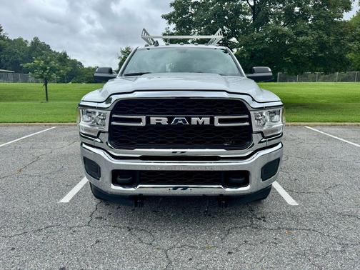 2022 RAM 2500 Tradesman Crew Cab 4x4 6'4' Box
