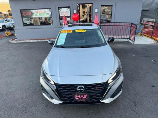 2023 Nissan Altima SR FWD
