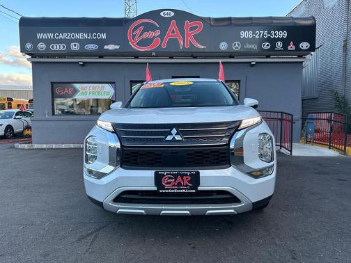 2023 Mitsubishi Outlander SE