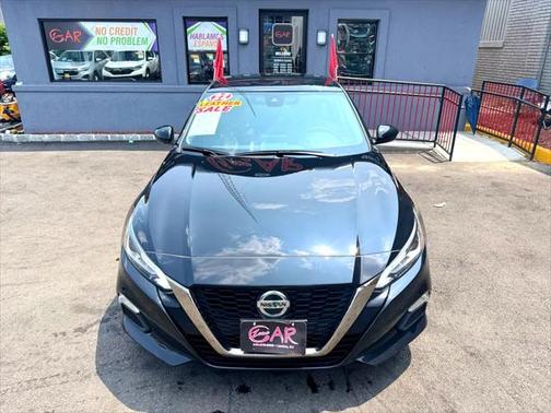 2022 Nissan Altima SR FWD