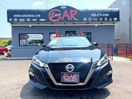 2022 Nissan Altima SR FWD