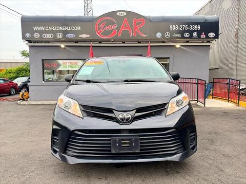 2020 Toyota Sienna LE