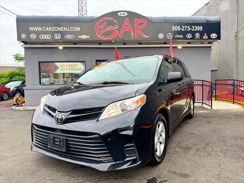 2020 Toyota Sienna LE