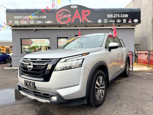 2022 Nissan Pathfinder SL 4WD