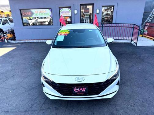 2022 Hyundai ELANTRA SEL