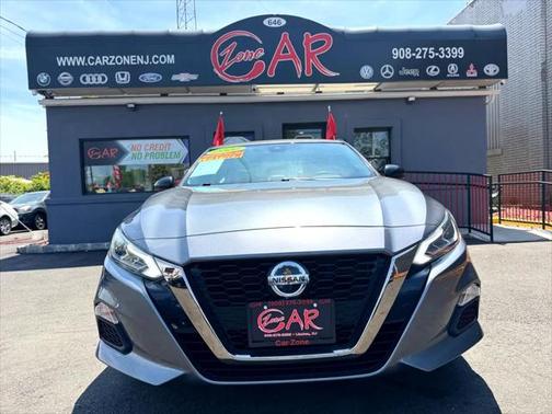2022 Nissan Altima SR FWD