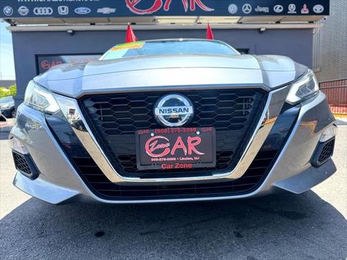2022 Nissan Altima SR FWD