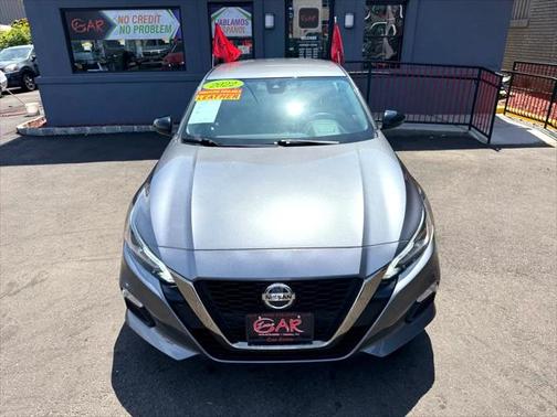 2022 Nissan Altima SR FWD