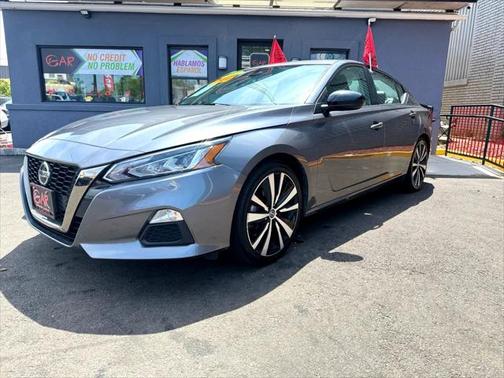 2022 Nissan Altima SR FWD