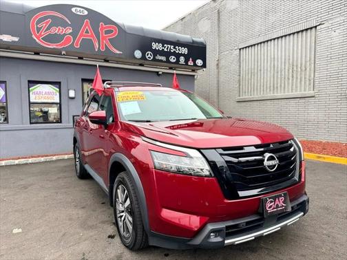 2022 Nissan Pathfinder SL 4WD