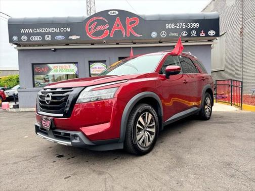 2022 Nissan Pathfinder SL 4WD