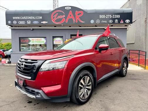 2022 Nissan Pathfinder SL 4WD