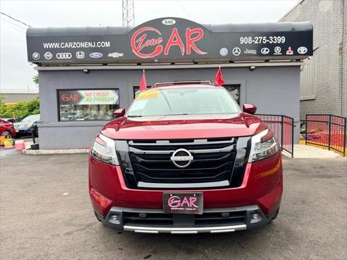 2022 Nissan Pathfinder SL 4WD