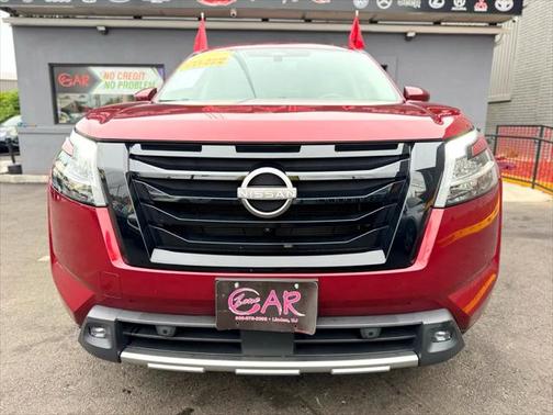 2022 Nissan Pathfinder SL 4WD