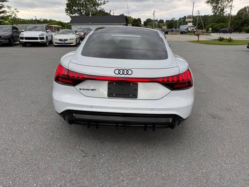 Ibis White 2022 Audi e-tron GT Prestige
