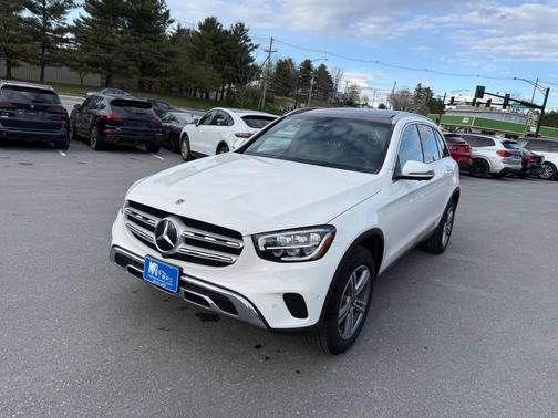 White 2022 Mercedes-Benz GLC 300 4MATIC