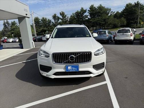 2021 Volvo XC90 T6 Momentum