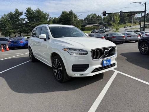 2021 Volvo XC90 T6 Momentum