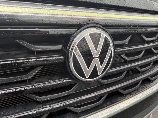 2024 Volkswagen Atlas Cross Sport 2.0T SE w/Technology 4MOTION