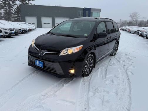 2019 Toyota Sienna XLE Premium
