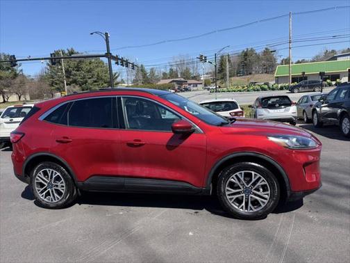 2020 Ford Escape SEL