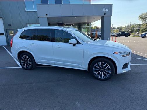 2020 Volvo XC90 T5 Momentum