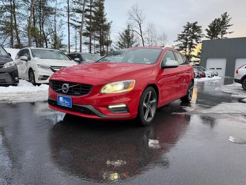 2015 Volvo V60 T6 R-Design Platinum