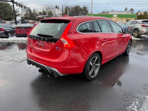 2015 Volvo V60 T6 R-Design Platinum
