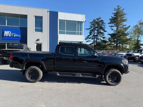 Midnight Black Metallic 2018 Toyota Tacoma TRD Sport