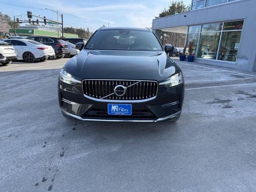 2022 Volvo XC60 B6 Inscription