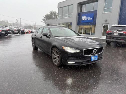 2017 Volvo S90 T6 Momentum